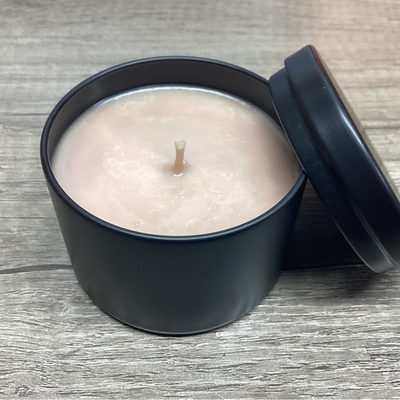 Canela - Picture 2 of 2